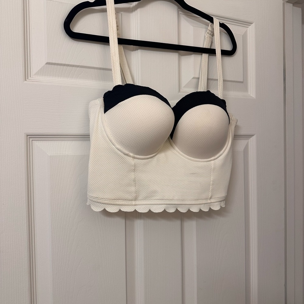 Torrid Swim- Scalloped Bikini Top Size 1